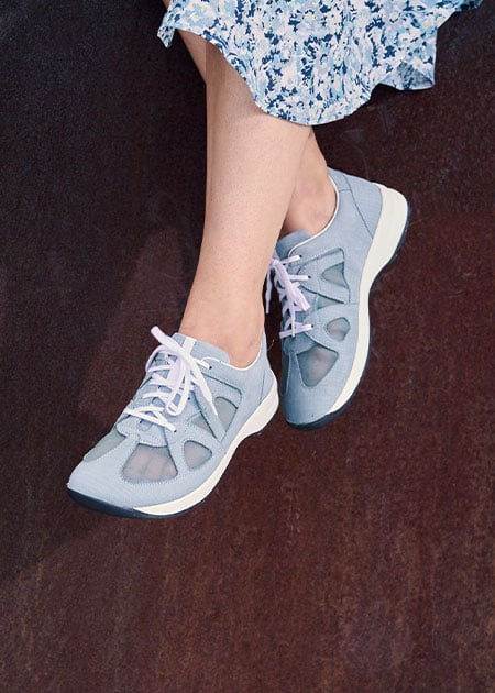 BÄR Schuhe Damenschuhe Kayla in hellblau aus Kalbveloursleder geprägt, Textil - Anlass: Freizeitschuhe (Emotionsbild) BÄR Schuhe Damenschuhe Freizeitschuhe Kayla hellblau Kalbveloursleder geprägt, Textil Emotionsbild