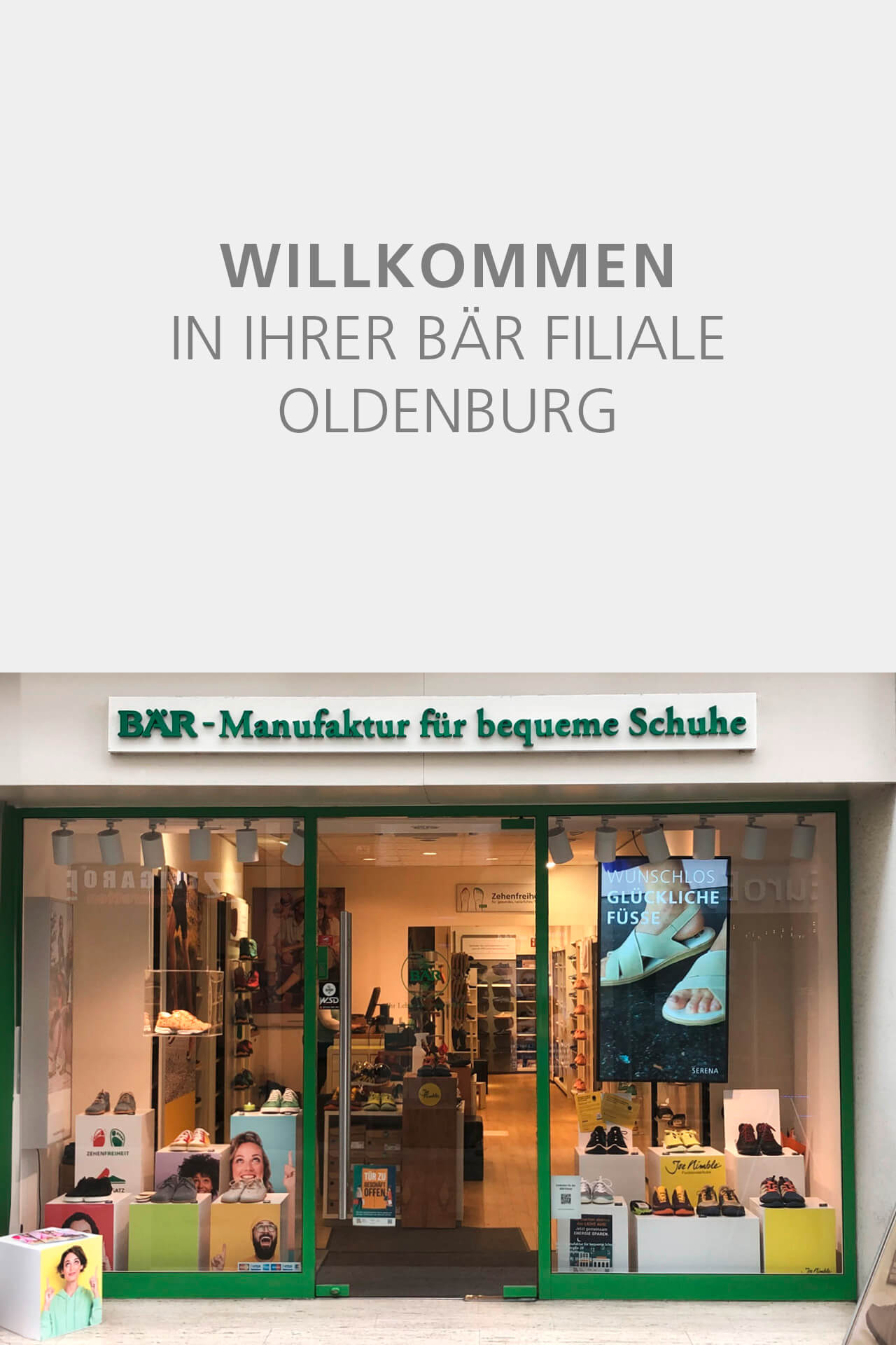 Außenansicht der BÄR Schuhfiliale in Oldenburg mit Schaufensterauslage.