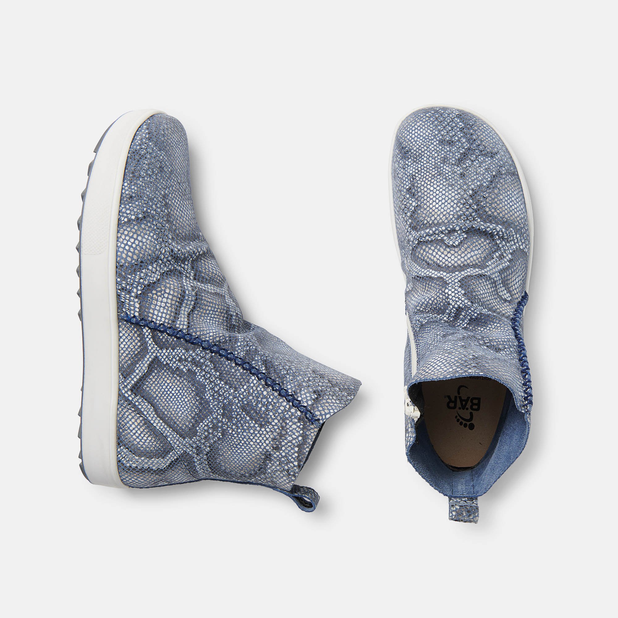 BÄR Schuhe Damenschuhe Sinja in blau aus Kalbnappaleder foliert - Anlass: Freizeitschuhe (Ansicht von oben) BÄR Schuhe Damenschuhe Freizeitschuhe Sinja blau Kalbnappaleder foliert Ansicht von oben