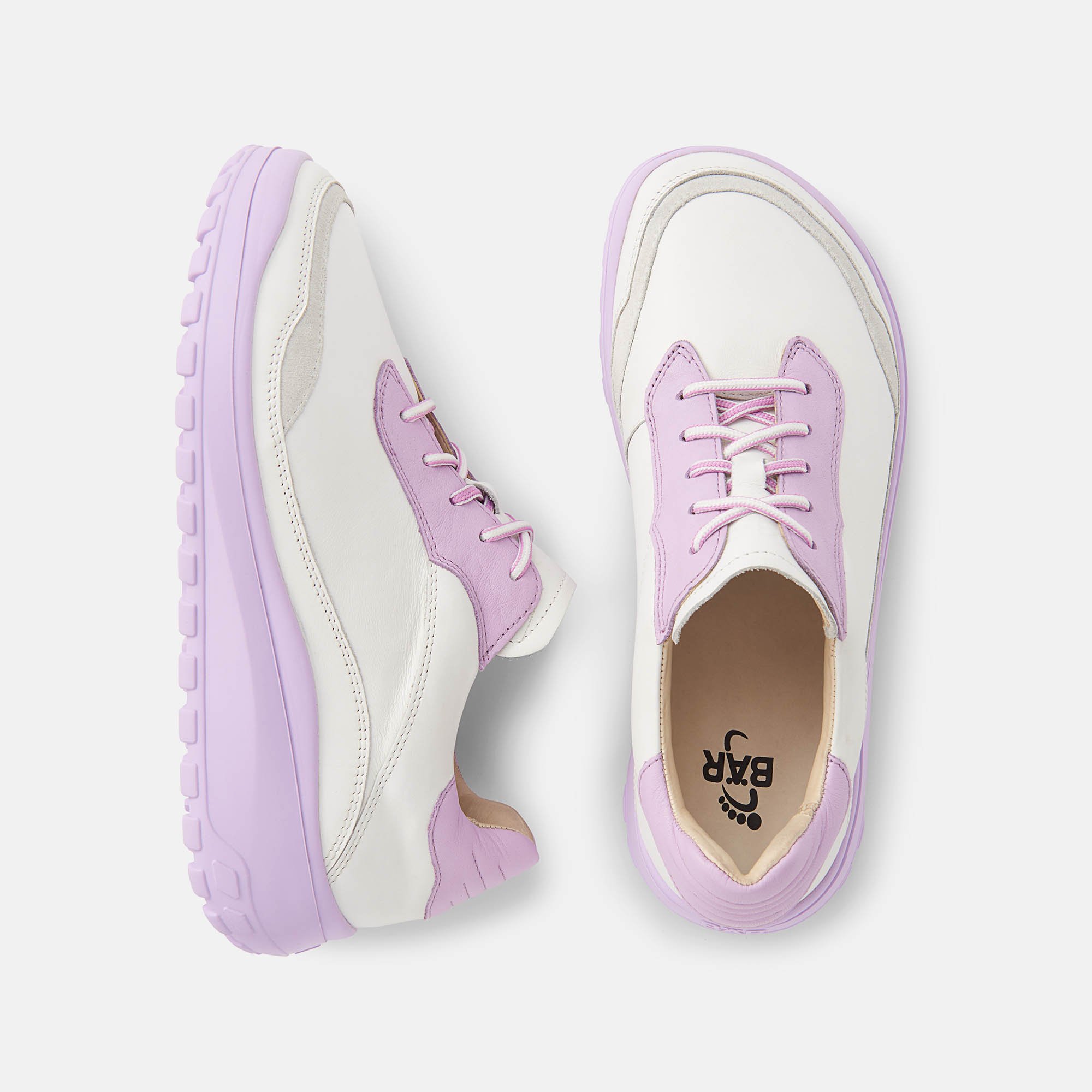 BÄR Schuhe Damenschuhe Quinn in weiß/lavendel aus Kalbnappaleder, Kalbveloursleder - Anlass: Alltag (Ansicht von oben) BÄR Schuhe Damenschuhe Alltag Quinn weiß/lavendel Kalbnappaleder, Kalbveloursleder Ansicht von oben