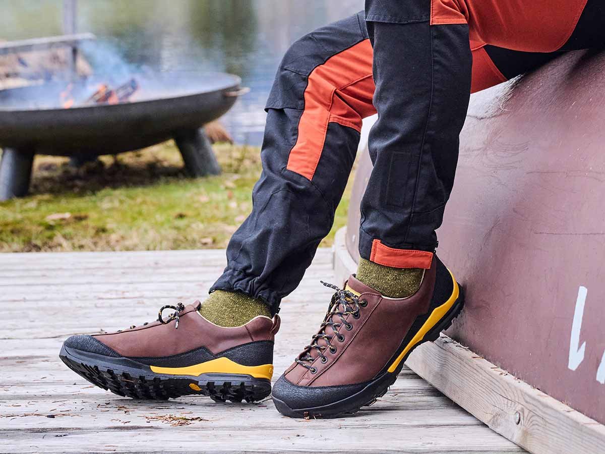 BÄR Schuhe Herrenschuhe Bergkomfort Wanderschuh in dunkelbraun aus terracare® gewachstes Rindnappa wasserabweisend - Anlass: Wanderschuhe (Emotionsbild) BÄR Schuhe Herrenschuhe Wanderschuhe Bergkomfort Wanderschuh dunkelbraun terracare® gewachstes Rindnappa wasserabweisend Emotionsbild