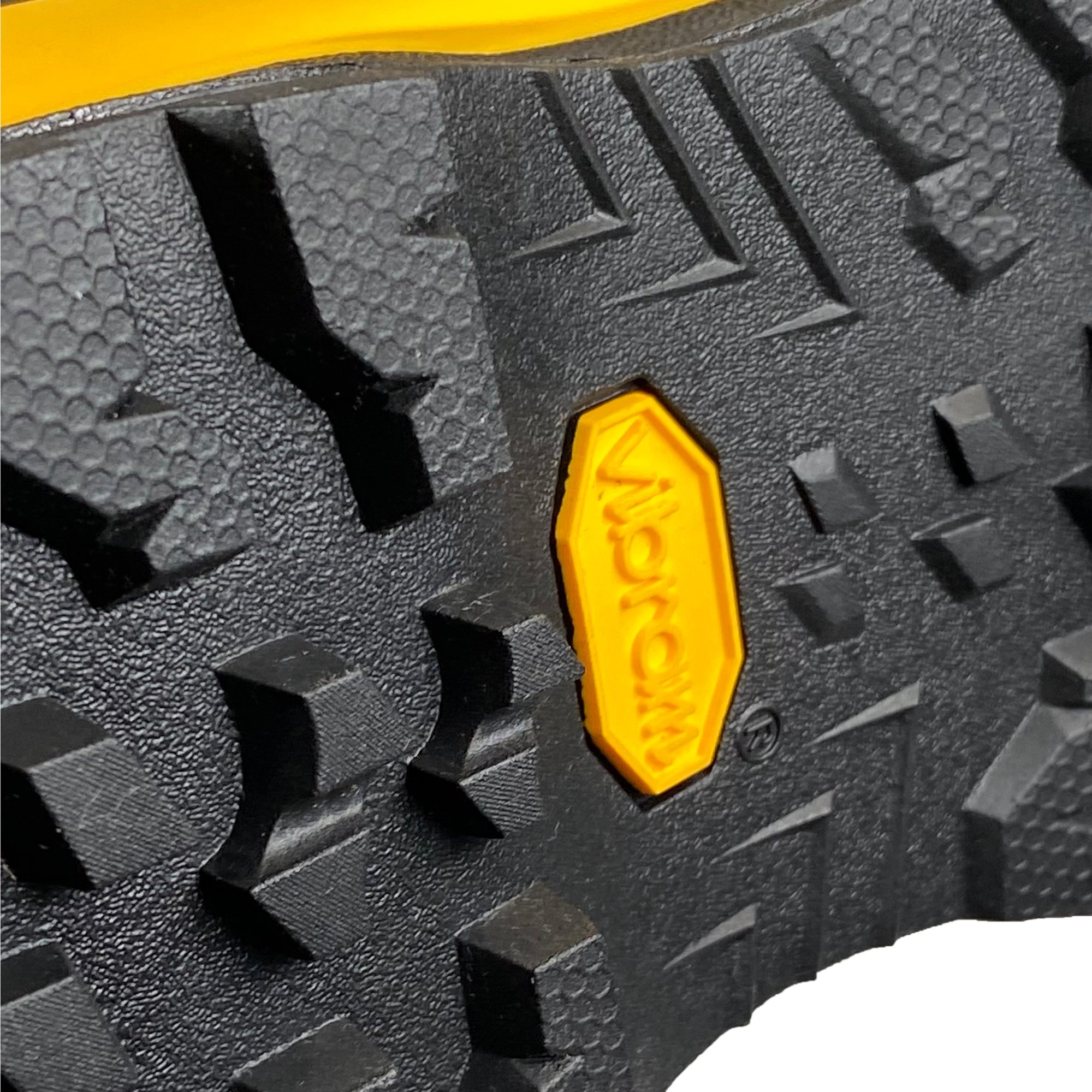 BÄR Schuhe Herrenschuhe Bergkomfort Wanderstiefel 2.0 in schwarz/orange aus terracare® Rindnubuk wasserabweisend - Anlass: Wanderstiefel (Produktbild) BÄR Schuhe Herrenschuhe Wanderstiefel Bergkomfort Wanderstiefel 2.0 schwarz/orange terracare® Rindnubuk wasserabweisend Produktbild