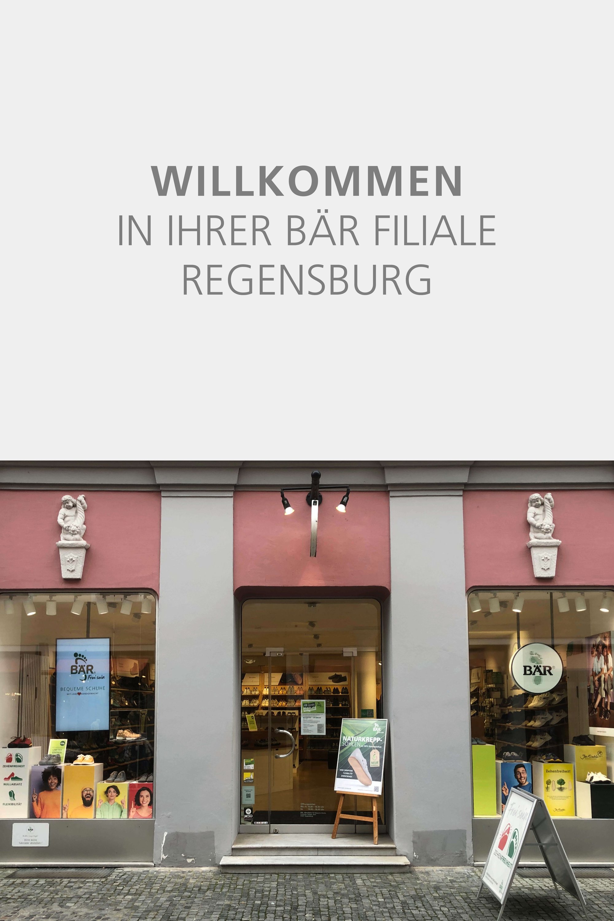 Willkommen in der Bär Filiale in Regensburg Eingangsbereich der Bär Filiale in Regensburg mit Schaufenstern und Werbetafeln