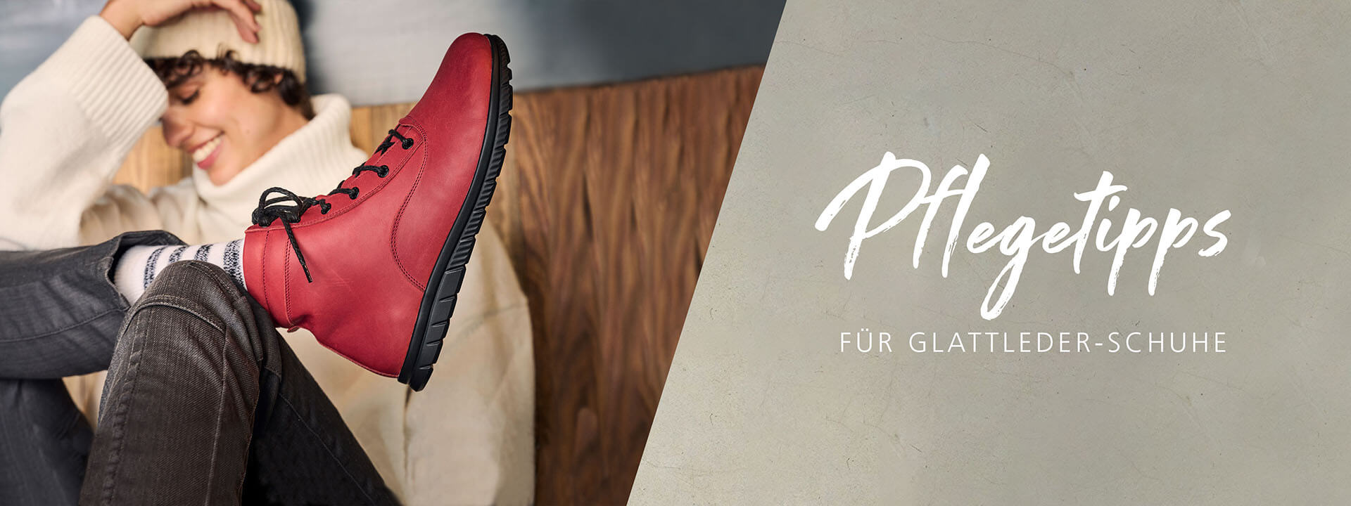 Rote Glattlederschuhe und Pflegetipps Frau in rotem Glattlederschuh mit Pflegetipps für Schuhe im Hintergrund