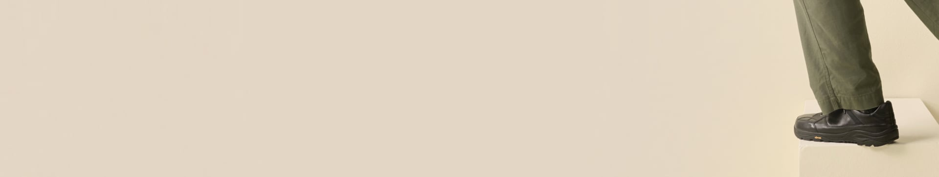 Comfortable hiking boots for men 