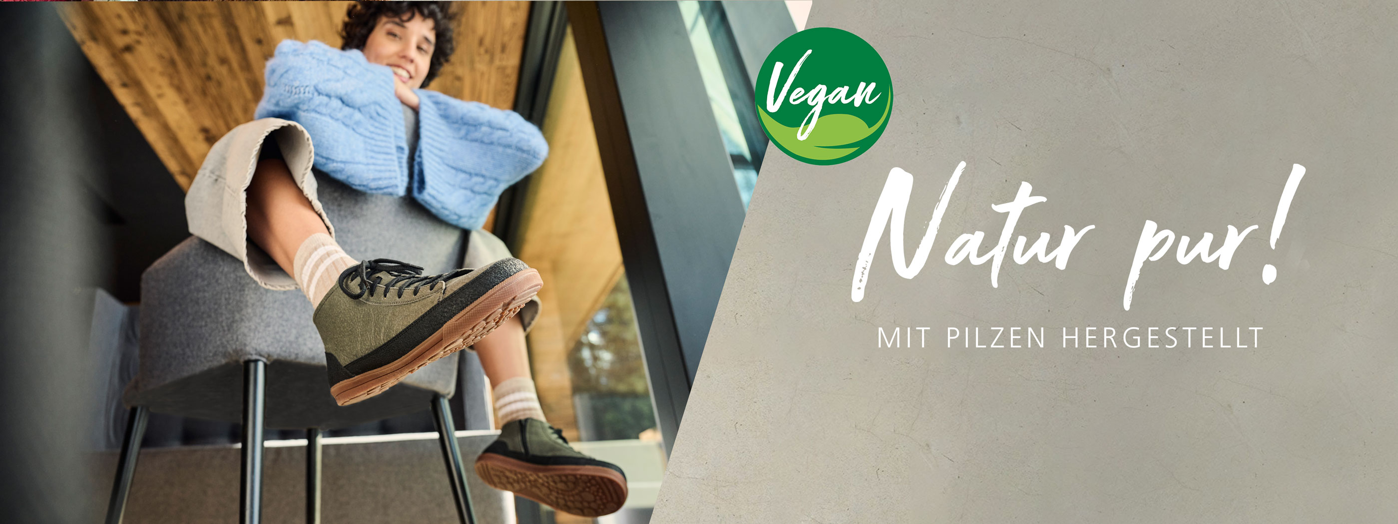 Vegane Schuhe aus Pilzen – Natur pur erleben! Modebewusste Person mit veganen Schuhen aus Pilzen, Nachhaltigkeit und Naturverbundenheit symbolisierend.